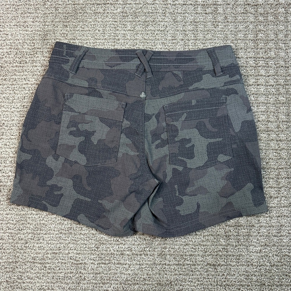 Prana Halle Zion Camo Hiking Shorts Gray Women Size 4 Stretch Outdoor Trail - Picture 2 of 9